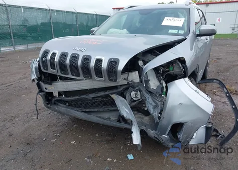 2015 Jeep Cherokee Latitude из США, поврежденный, VIN 1C4PJMCS5FW740097